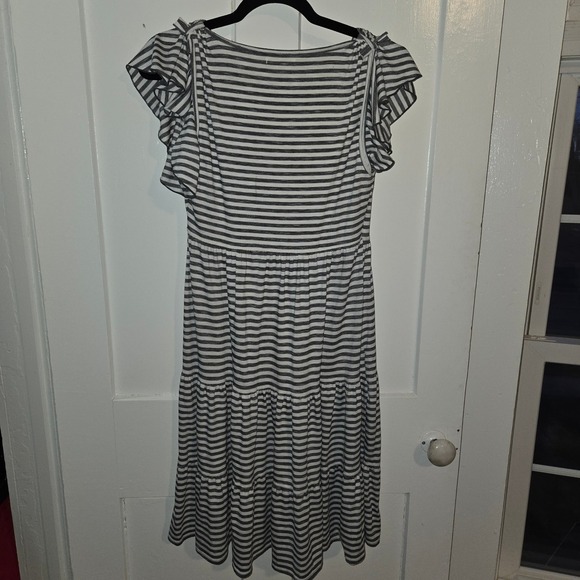 Max Studio Womens Striped Tiered Midi Dress Black Grey Flutter Sleeve V-Neck M - Picture 2 of 8